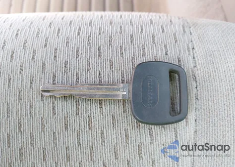 2003 Toyota Camry Le из США, поврежденный, VIN 4T1BE32K83U222210